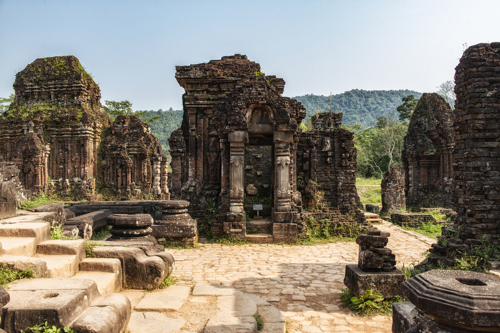 Hue, Vietnam, Rundreise Vietnam, Djoser, Tempel